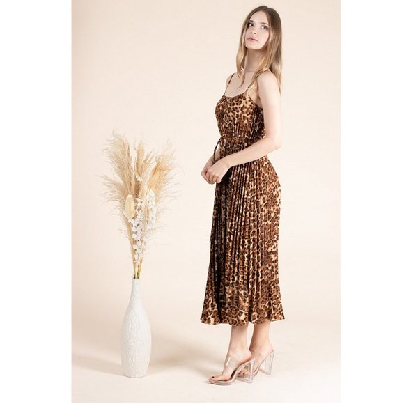 Spaghetti Strap Leopard Print Pleated Maxi - Picture 5 of 8